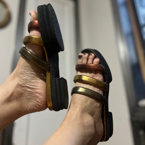 Saint Laurent size 6 metallic gold and bronze platform sandals. Good condition - Picture 1 of 11